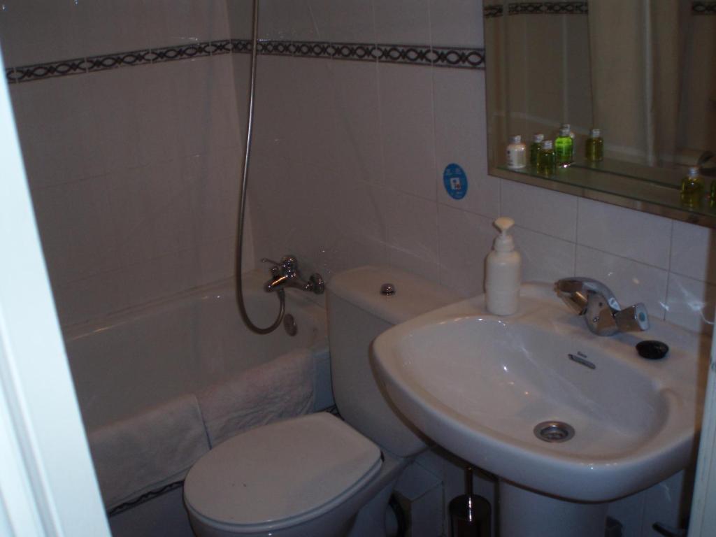 Hostal Castilla Μαδρίτη Εξωτερικό φωτογραφία