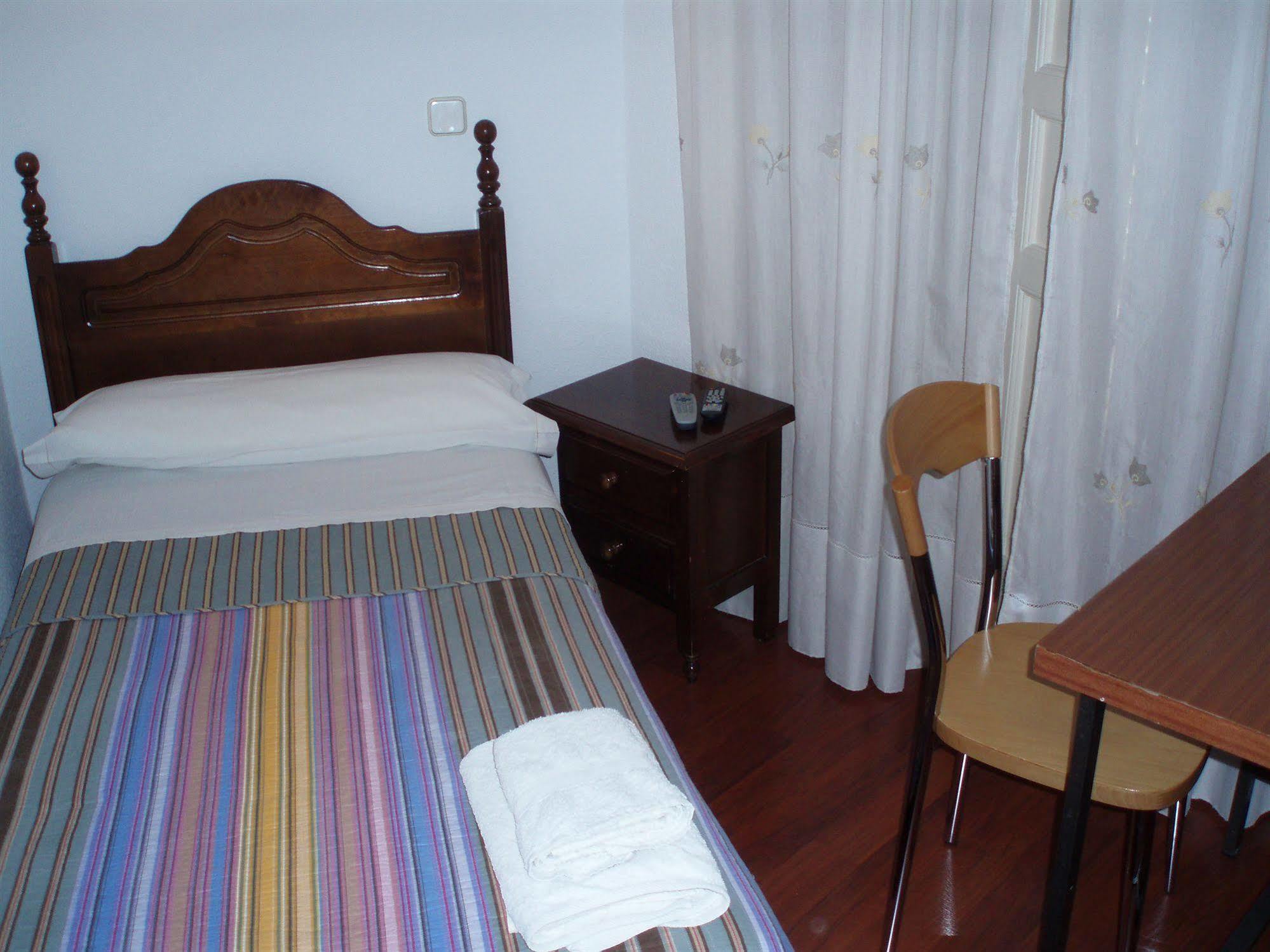 Hostal Castilla Μαδρίτη Εξωτερικό φωτογραφία
