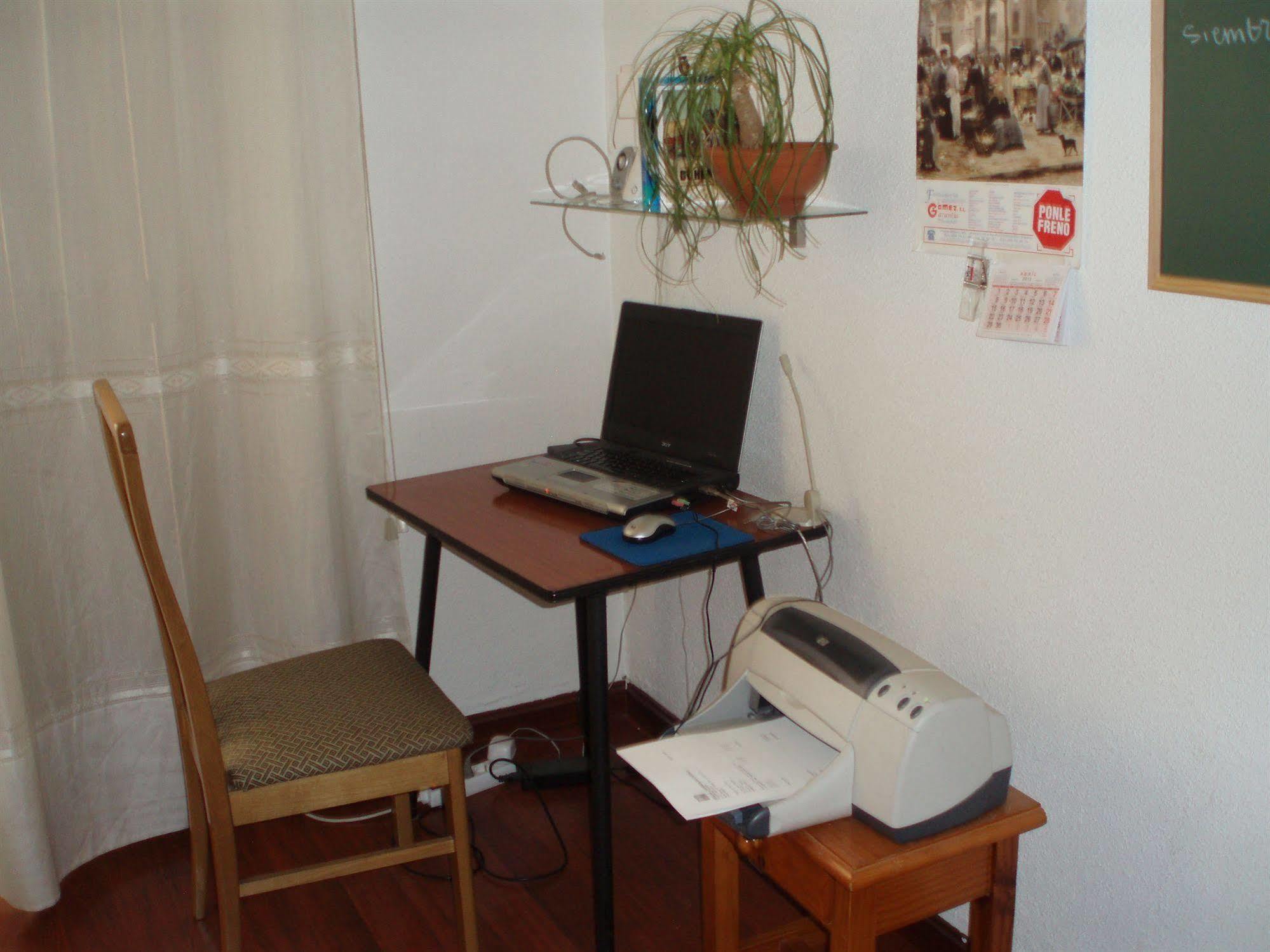 Hostal Castilla Μαδρίτη Εξωτερικό φωτογραφία